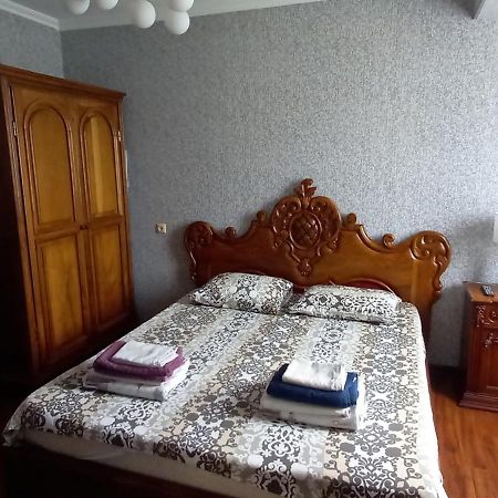 Lika'S Apartment Batumi Esterno foto