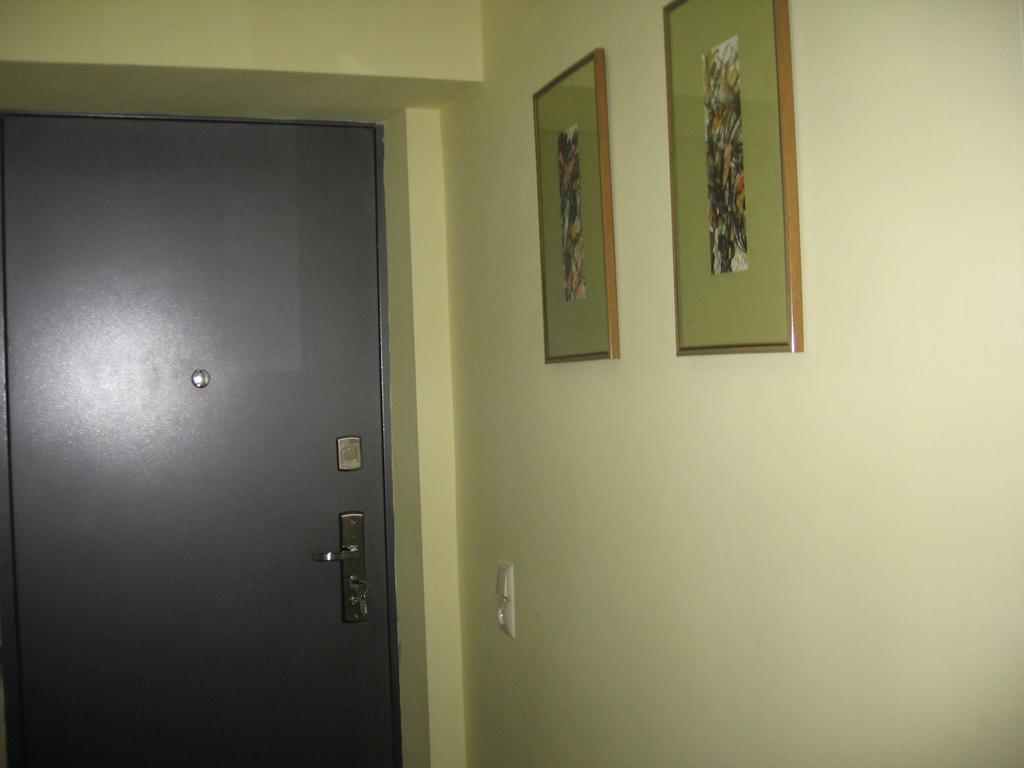 Lika'S Apartment Batumi Esterno foto